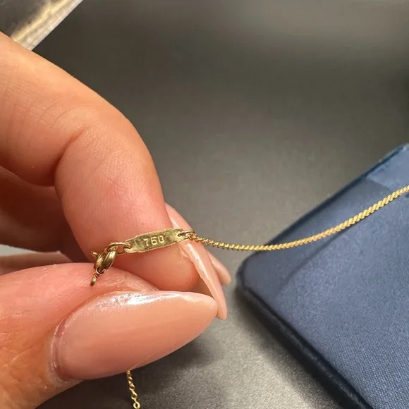 Tiffany and Co. 18k gold Gold Cross Pendant Necklace - Picture 4 of 5